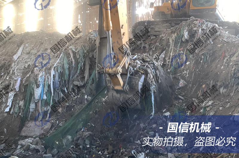 江蘇南通填埋的建筑垃圾分揀現(xiàn)場